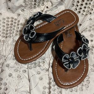 NWT/NIB Kalli children’s sandals with flowers Black size 7